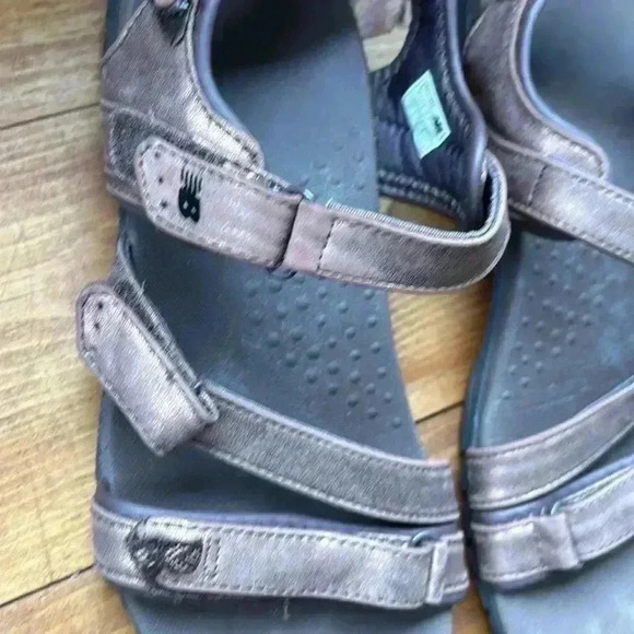 🔥New Balance🔥 | Bronze leather  Maya sports sandals - Picture 3 of 11